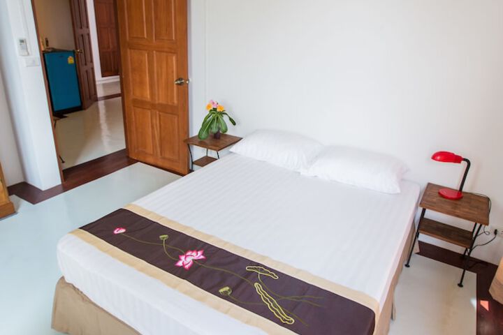Room 12 of 48