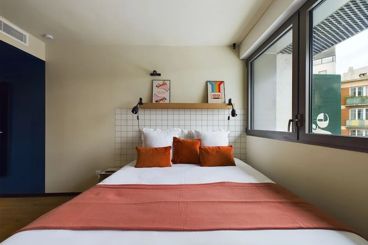 Room 6 of 22