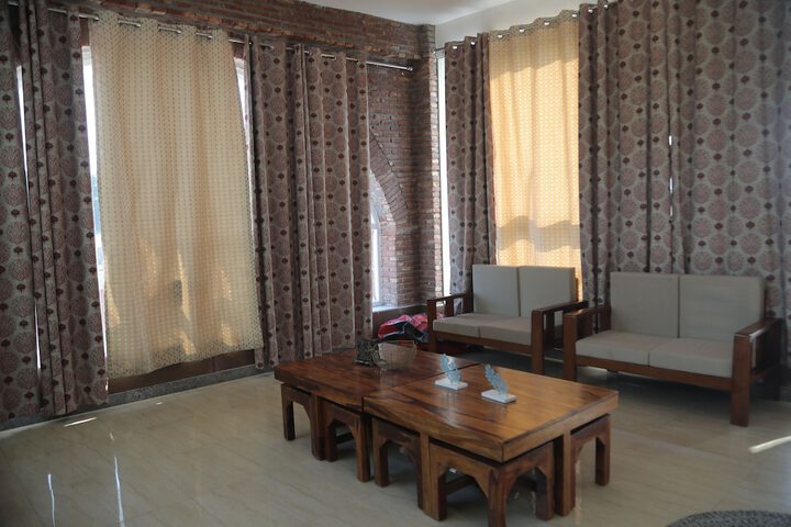 Room 30 of 97