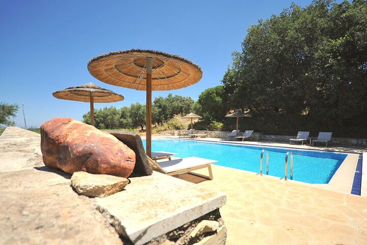 Pool 33 of 61