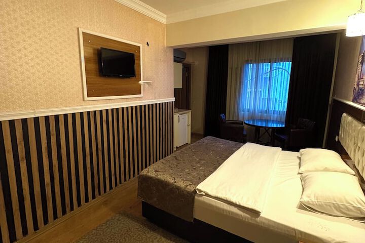 Room 8 of 21