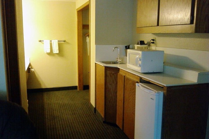 1 King Bed (4 of 15)