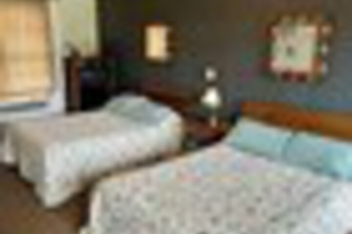Room 26 of 102