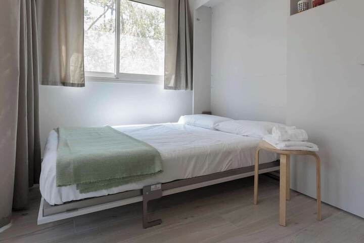 Room 7 of 48
