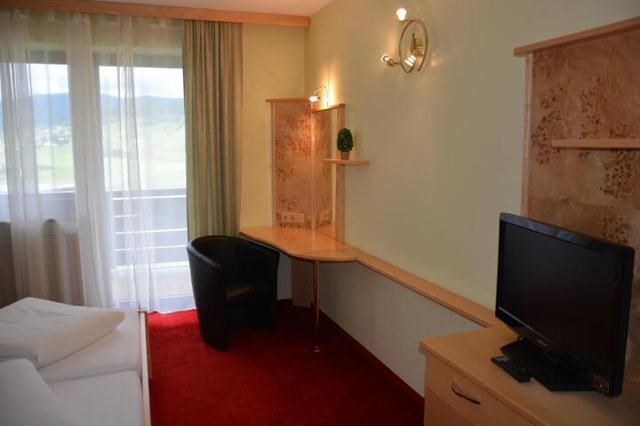 Hotel Suite Photo