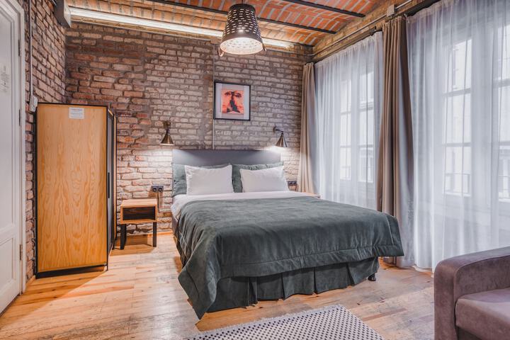 Room 17 of 57