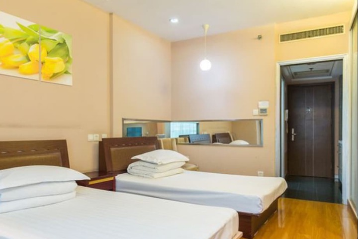Room 14 of 94