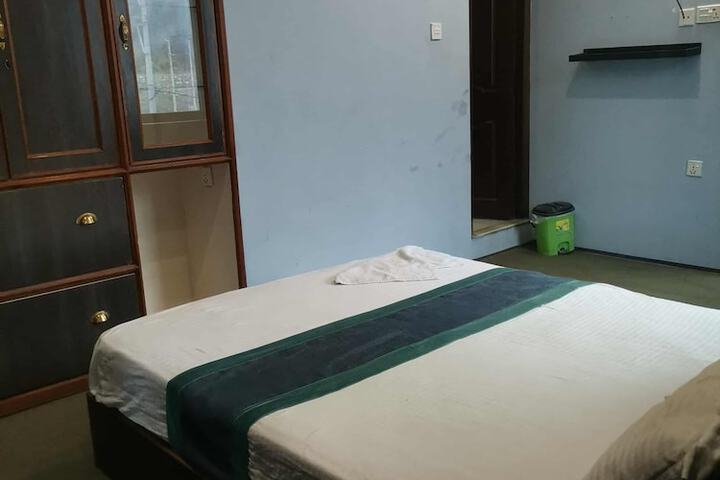 Room 8 of 46