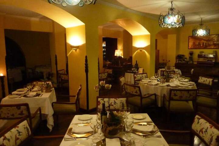 Dining 45 of 62