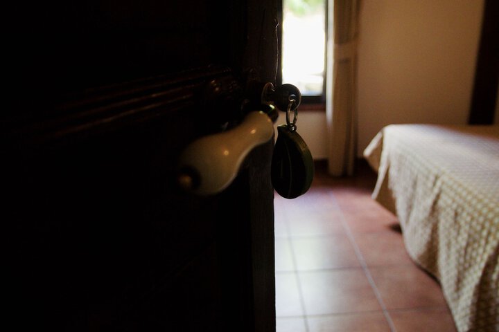Room 7 of 18