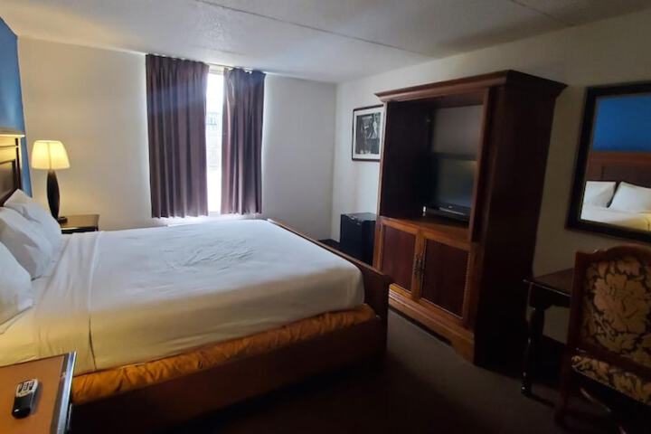 Room 15 of 32