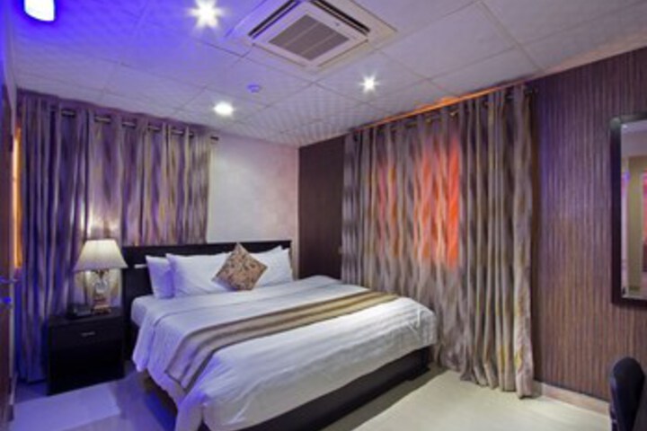 Room 37 of 47