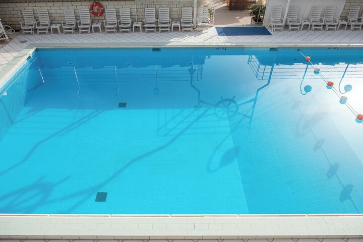 Pool 25 of 48