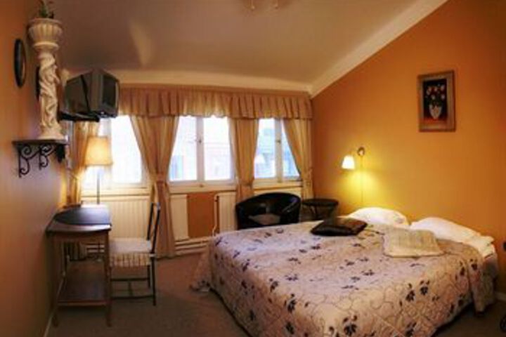 Room 20 of 28