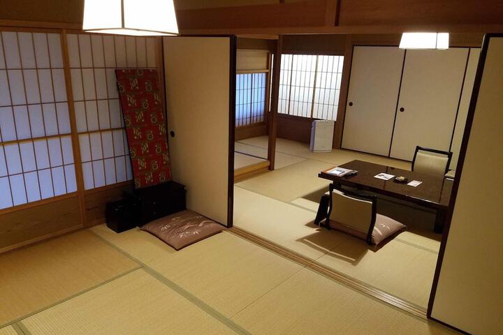 Room 16 of 118