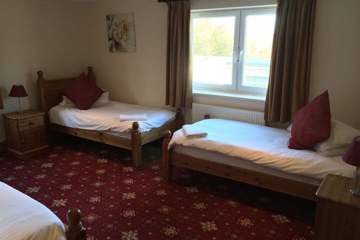 Room 4 of 28
