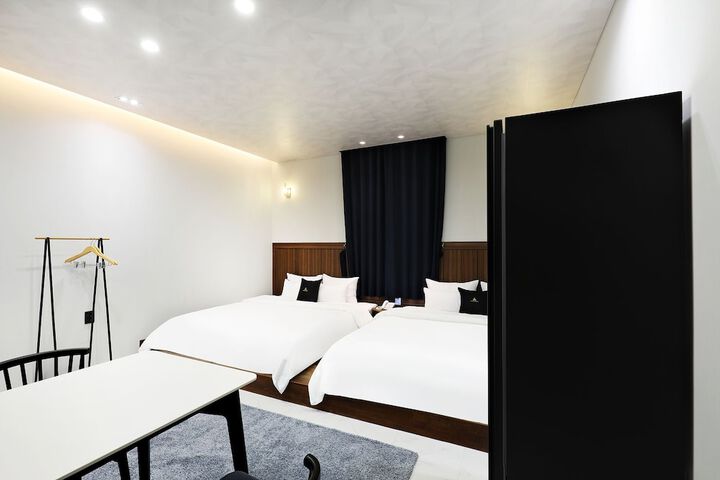 Room 39 of 61