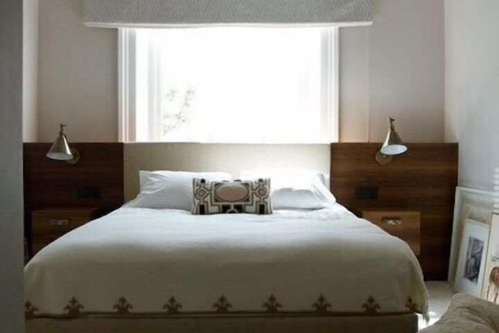 Room 8 of 11