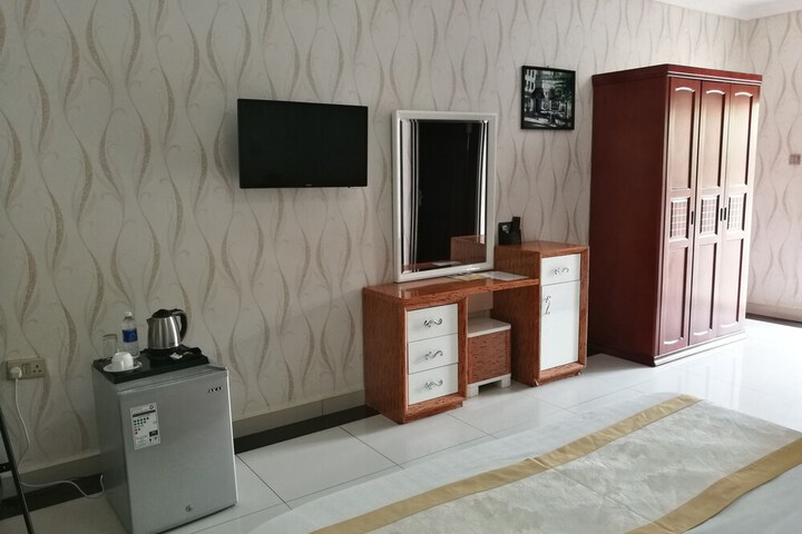 Room 7 of 38