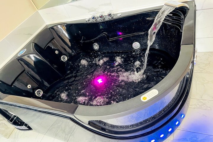 Jetted tub