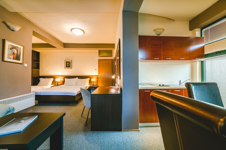 Room 13 of 53