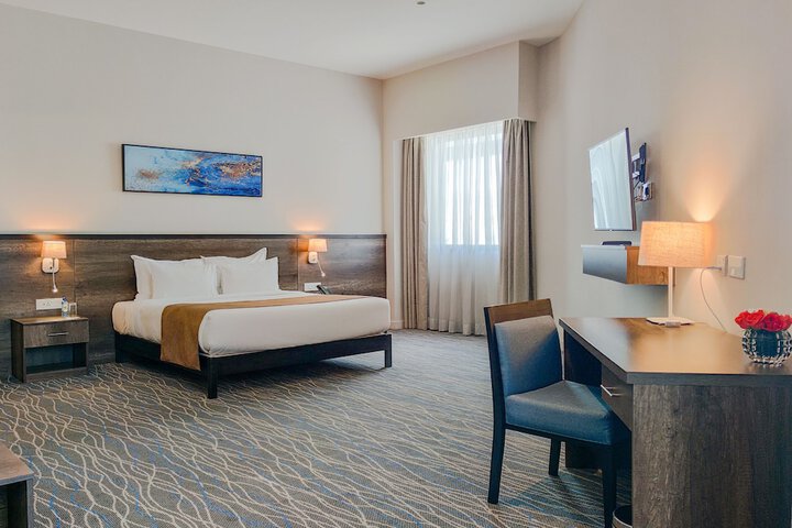 Room 10 of 34