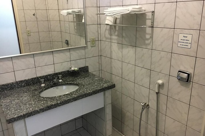 Room 11 of 22