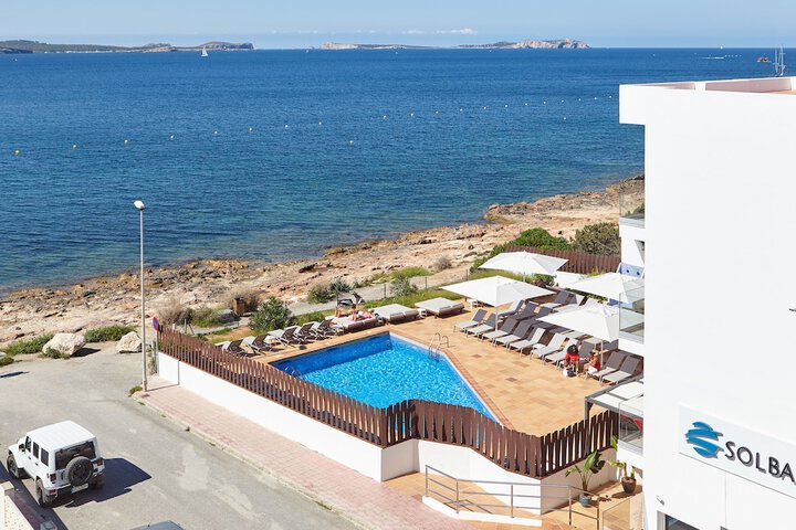 Hotel Pool