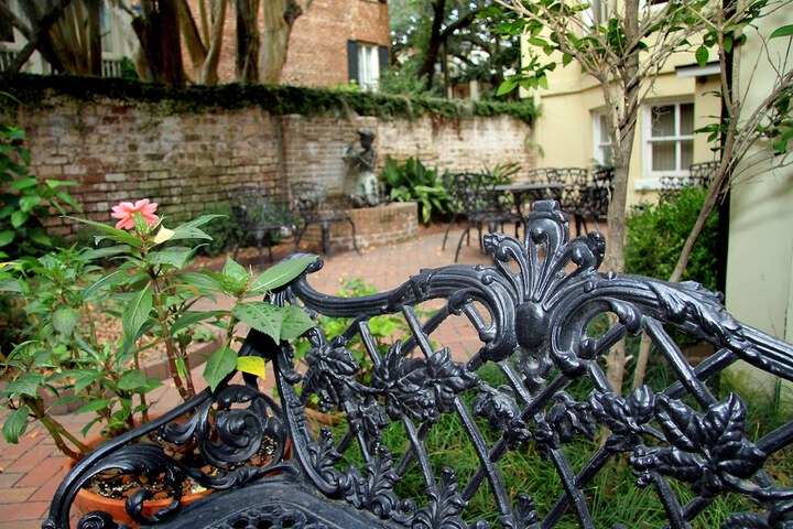 Hotel Exterior 150 of 166