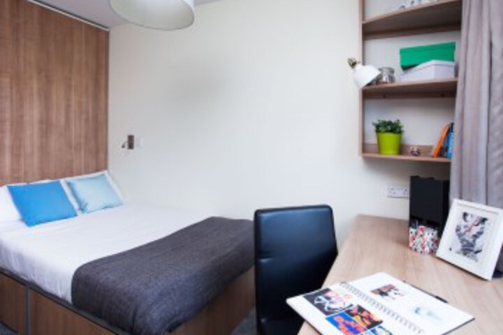 Room 10 of 19