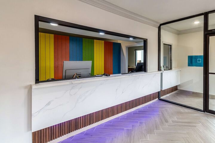 Entrance & Lobby