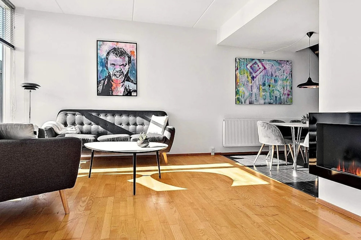 Room 10 of 20
