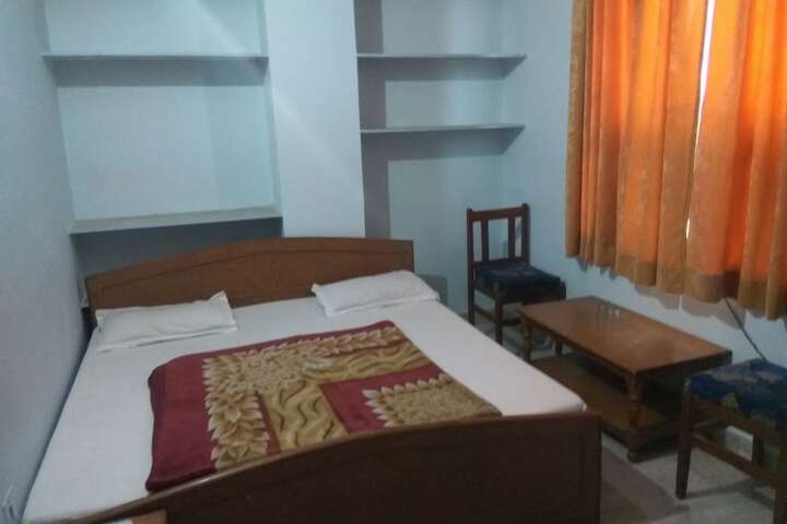 Room 10 of 36
