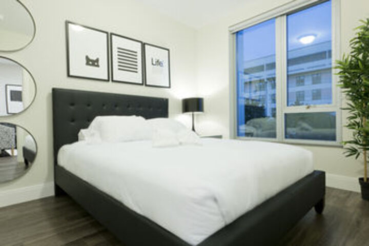 Room 8 of 17