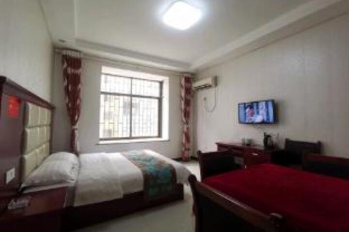 Room 6 of 8