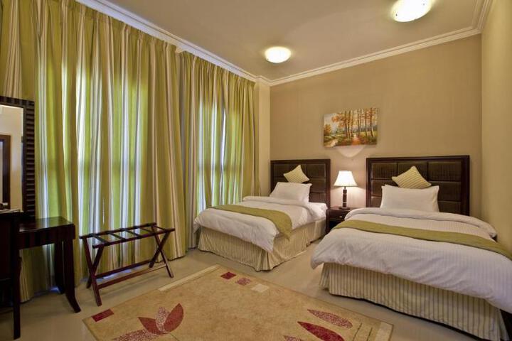 Room 6 of 10