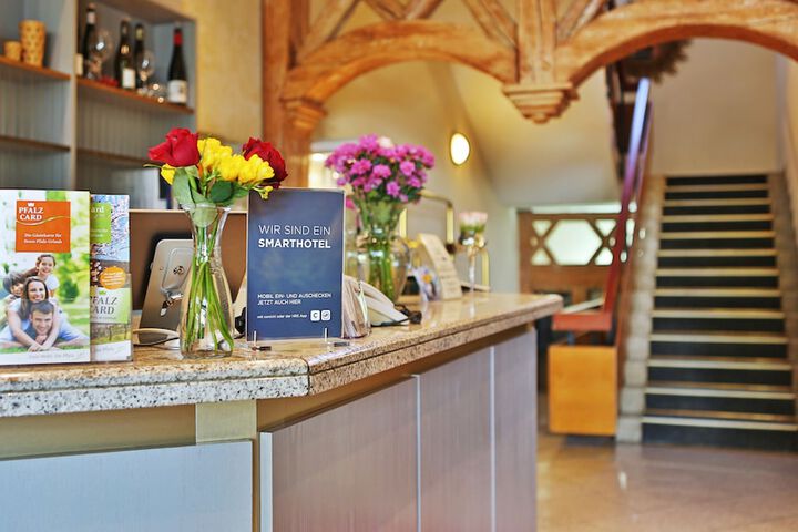 Check-in/check-out kiosk