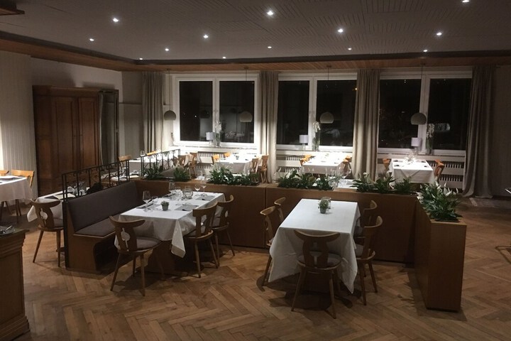 Dining 14 of 36