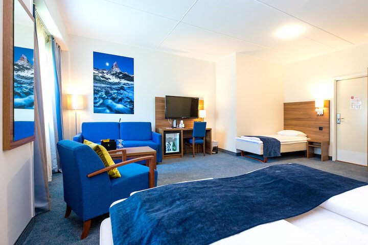 Room 6 of 50