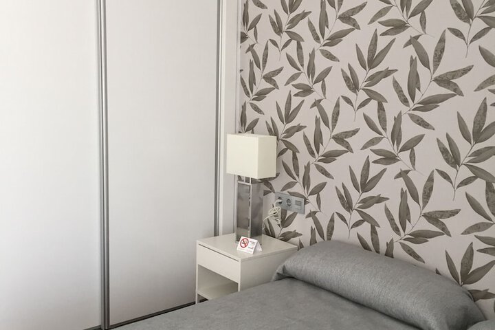 Room 8 of 19