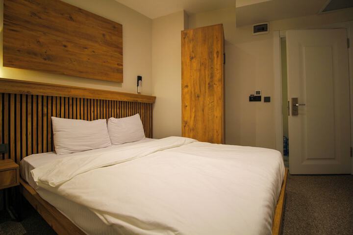 Room 8 of 59