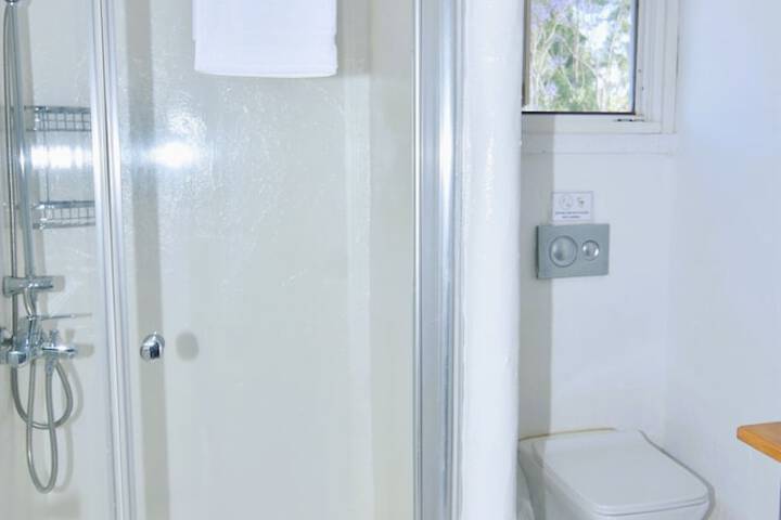 Room 42 of 98