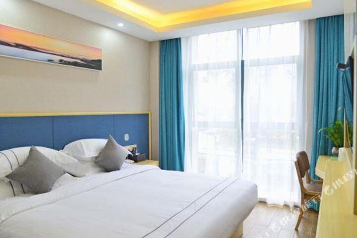 Zsmart Smart Hotel (Hangzhou International Expo Center Qianjiang Century City Subway Station Store)
