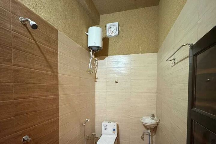 Room 19 of 28