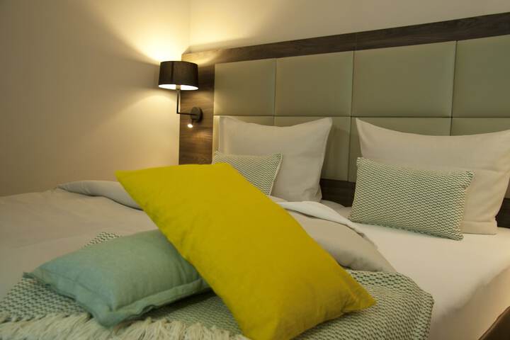 Room 2 of 48