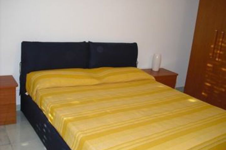 Room 9 of 25