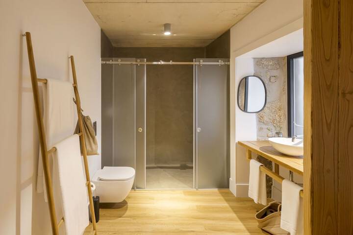 Room 44 of 106