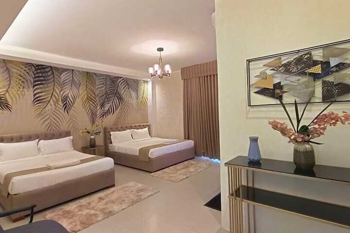 Room 4 of 11