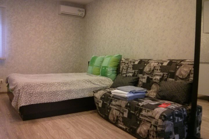 Room 13 of 37