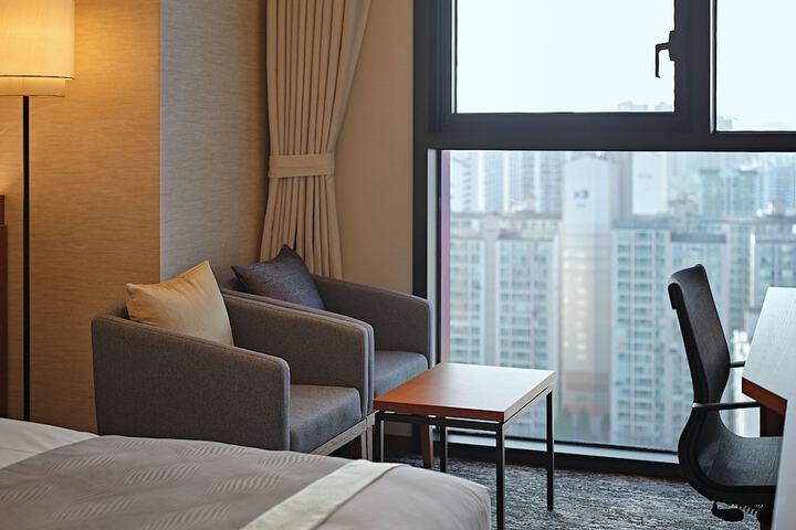 Room 34 of 158